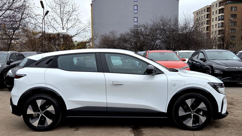 Renault Megane EV60/Гаранционна/СЕРВИЗНА КНИЖКА, снимка 2 - Автомобили и джипове - 52772853