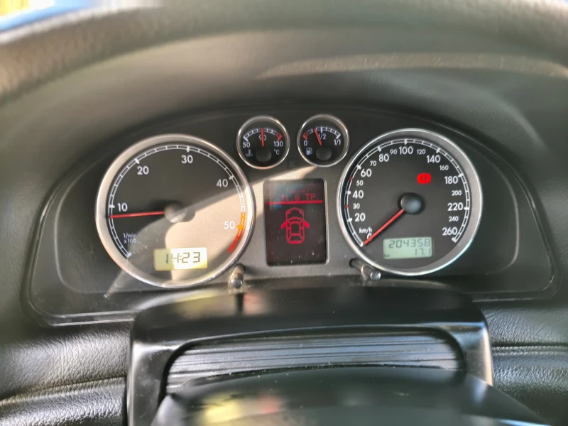 VW Passat, снимка 8 - Автомобили и джипове - 52817517