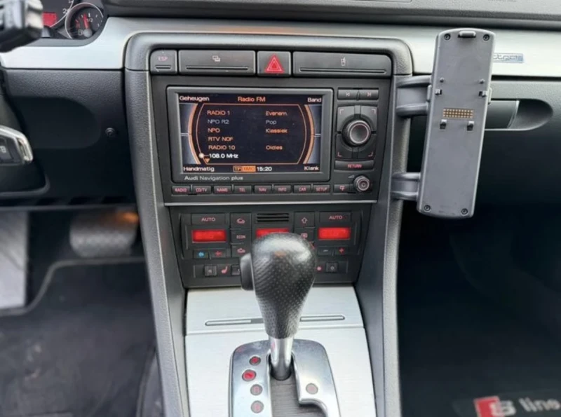 Audi A4 3.0TDI, снимка 10 - Автомобили и джипове - 52908554