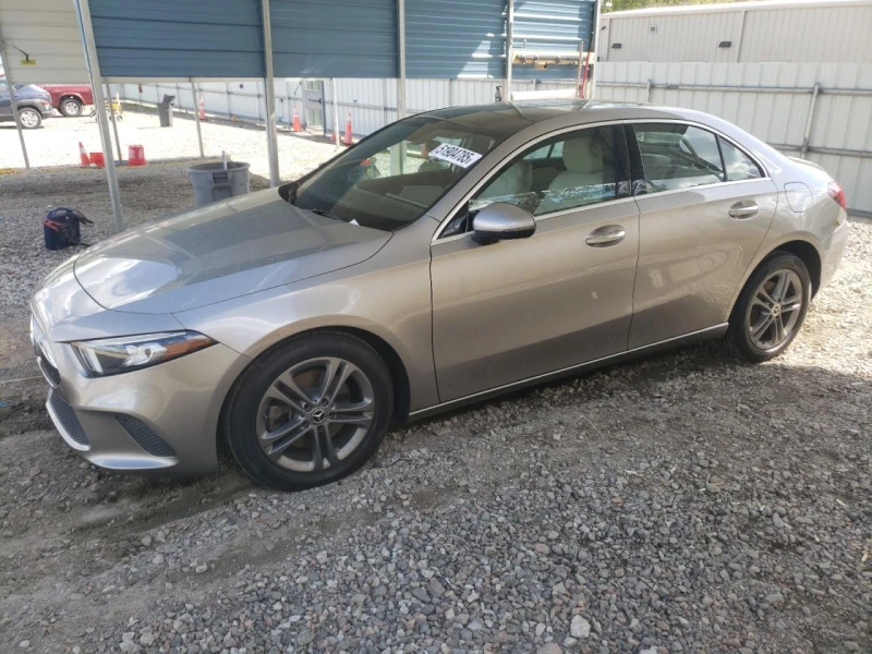 Mercedes-Benz A 220 4MATIC* FULL* РЕАЛНИ КМ* ПЕРФЕКТНА