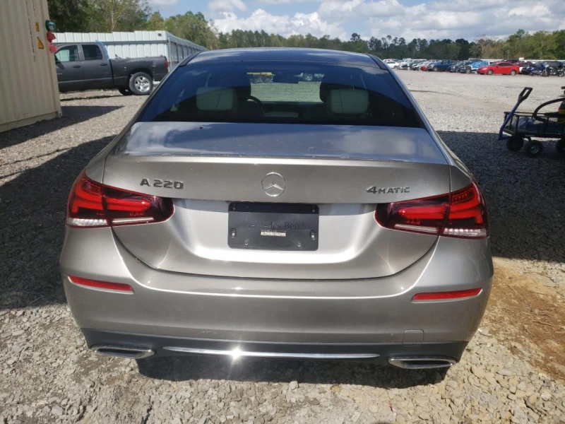 Mercedes-Benz A 220 4MATIC* FULL* РЕАЛНИ КМ* ПЕРФЕКТНА, снимка 6 - Автомобили и джипове - 53133835