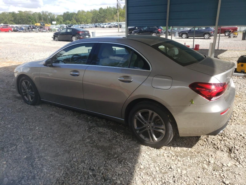 Mercedes-Benz A 220 4MATIC* FULL* РЕАЛНИ КМ* ПЕРФЕКТНА, снимка 3 - Автомобили и джипове - 53133835