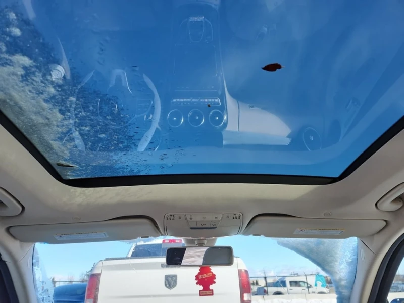 Mercedes-Benz C 300 4 MATIC / PANORAMA / CARFAX, снимка 11 - Автомобили и джипове - 53354812