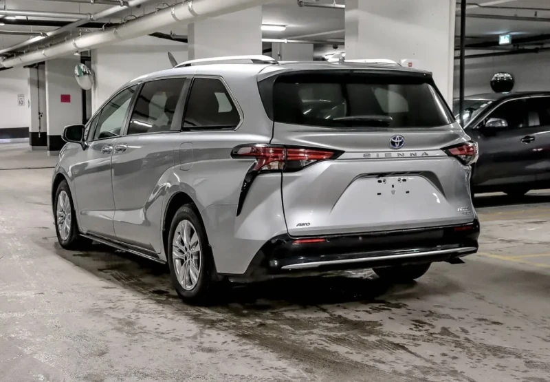Toyota Sienna Hybrid Limited * * AWD * * 7 Места * * Carfax * * , снимка 3 - Автомобили и джипове - 53578312