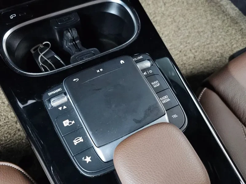 Mercedes-Benz CLA 250 4Matic, снимка 17 - Автомобили и джипове - 56669792