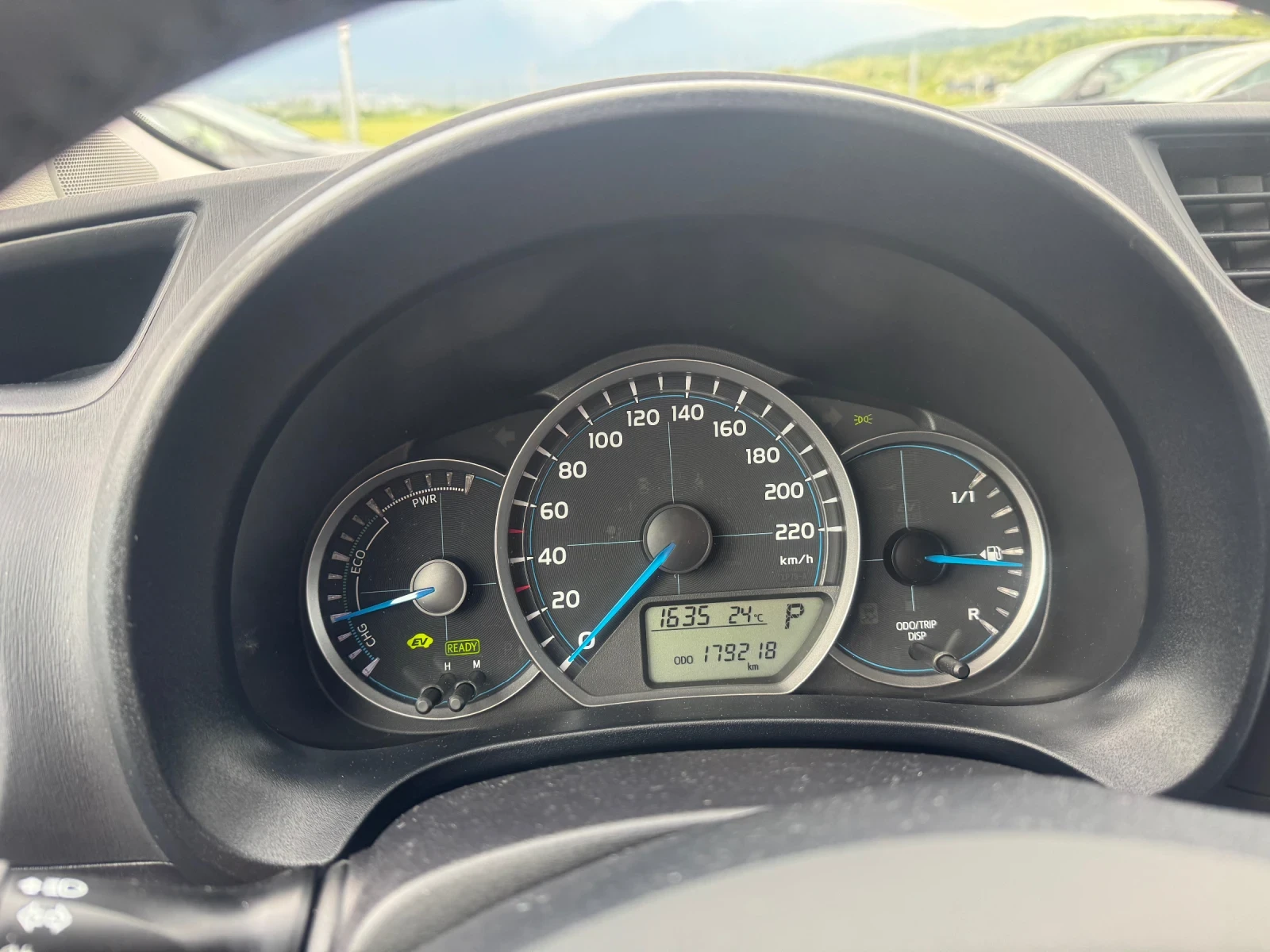 Toyota Yaris 1.5 hybrid  - изображение 9