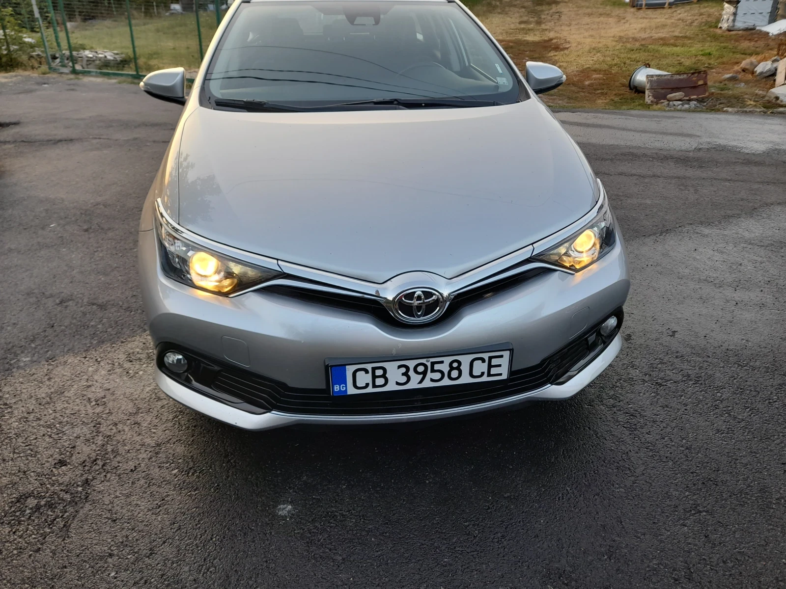 Toyota Auris 1.6 D4-D - изображение 4