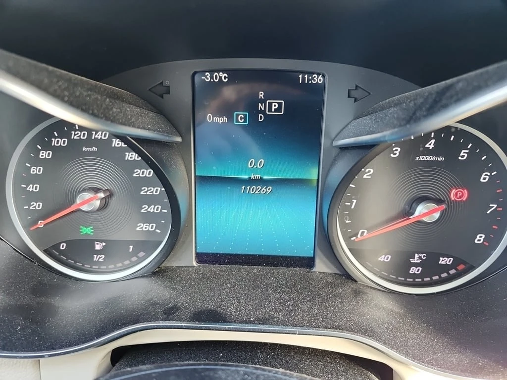 Mercedes-Benz C 300 4 MATIC / PANORAMA / CARFAX - изображение 9