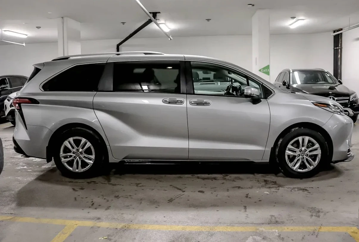 Toyota Sienna Hybrid Limited * * AWD * * 7 ����� * * Carfax * *  | Mobile.bg � ����������� 2