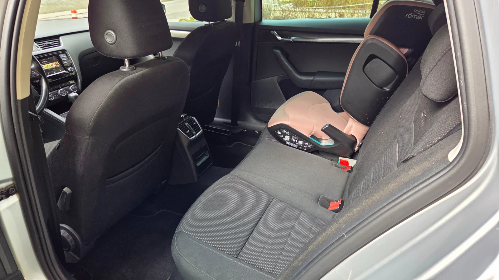 Skoda Octavia Scout 2.0tdi 184кс DSG, снимка 14 - Автомобили и джипове - 53926699