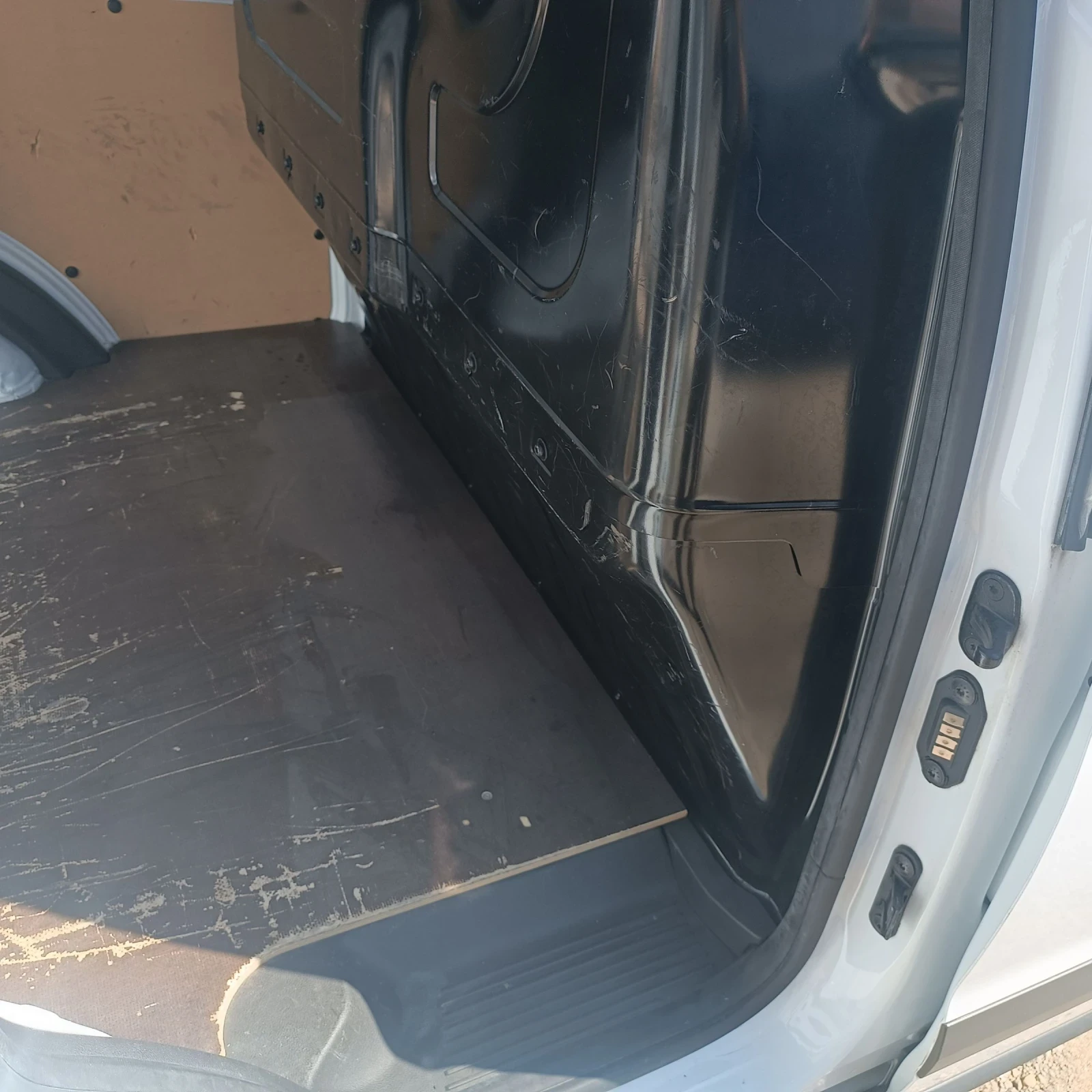 Ford Courier 1.5TDCI, снимка 11 - Автомобили и джипове - 54120159