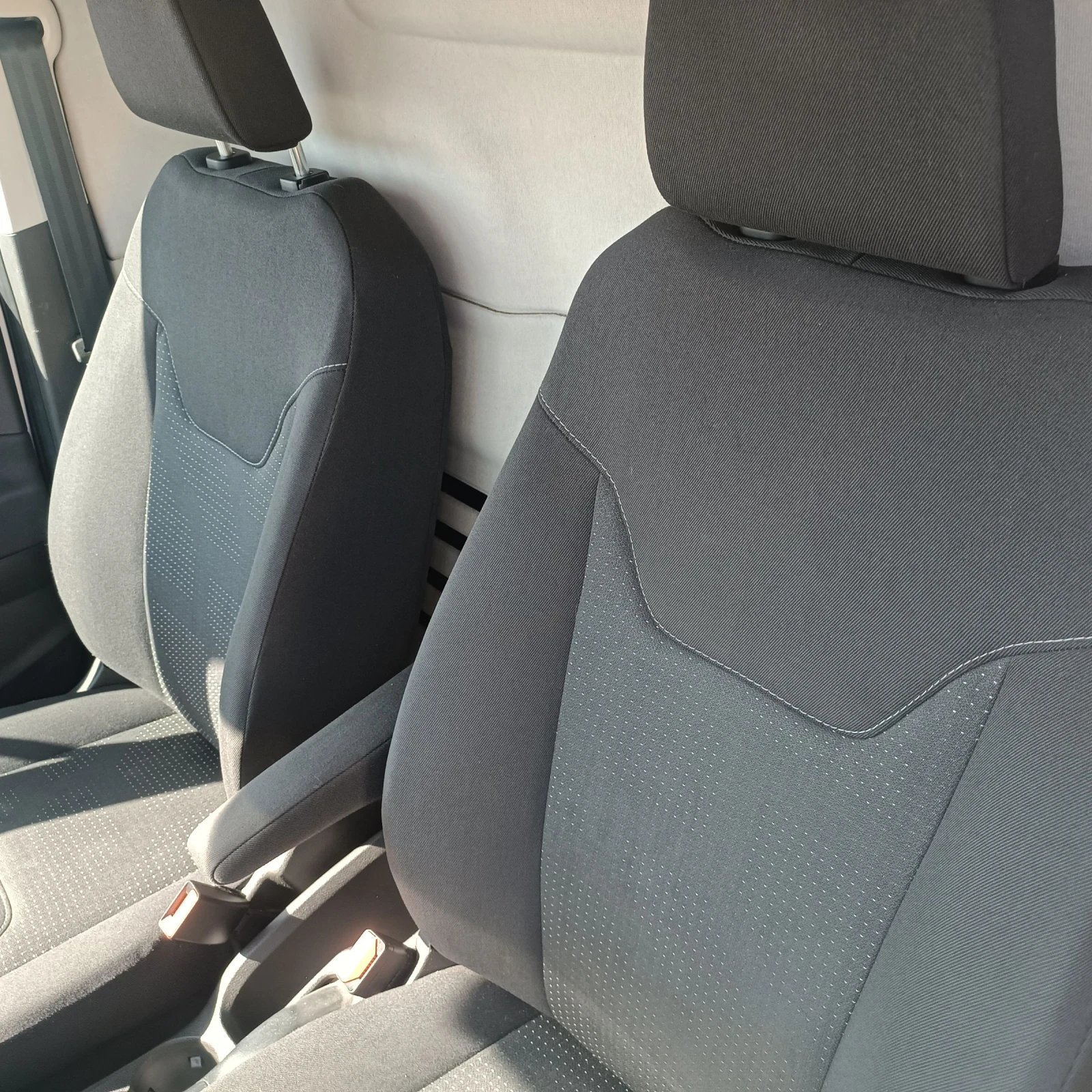 Ford Courier 1.5TDCI, снимка 7 - Автомобили и джипове - 54120159