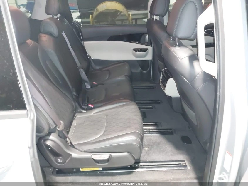 Kia Carnival 3.5l Mpv Sx, снимка 8 - Автомобили и джипове - 54124237