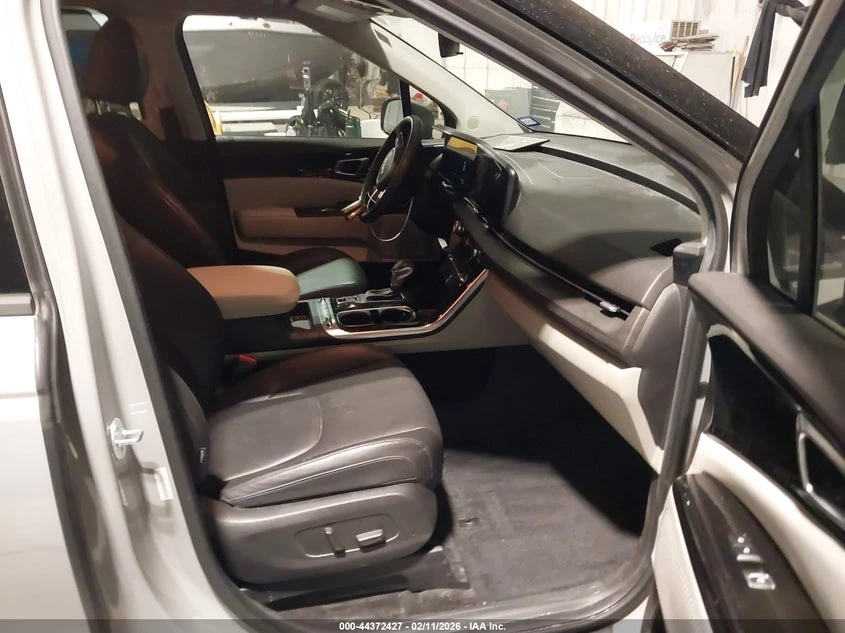 Kia Carnival 3.5l Mpv Sx, снимка 5 - Автомобили и джипове - 54124237