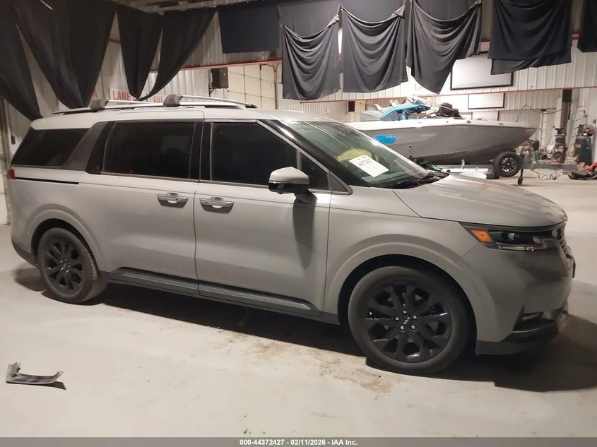 Kia Carnival 3.5l Mpv Sx, снимка 13 - Автомобили и джипове - 54124237