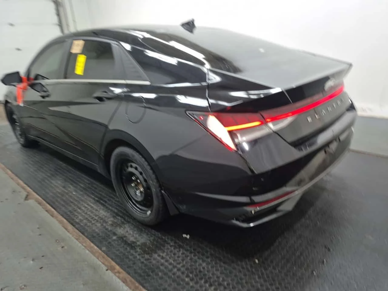 Hyundai Elantra * ULTIMATE * АВТОКРЕДИТ БЕЗ ПЪРВОНАЧАЛНА ВНОСКА * , снимка 4 - Автомобили и джипове - 54607460