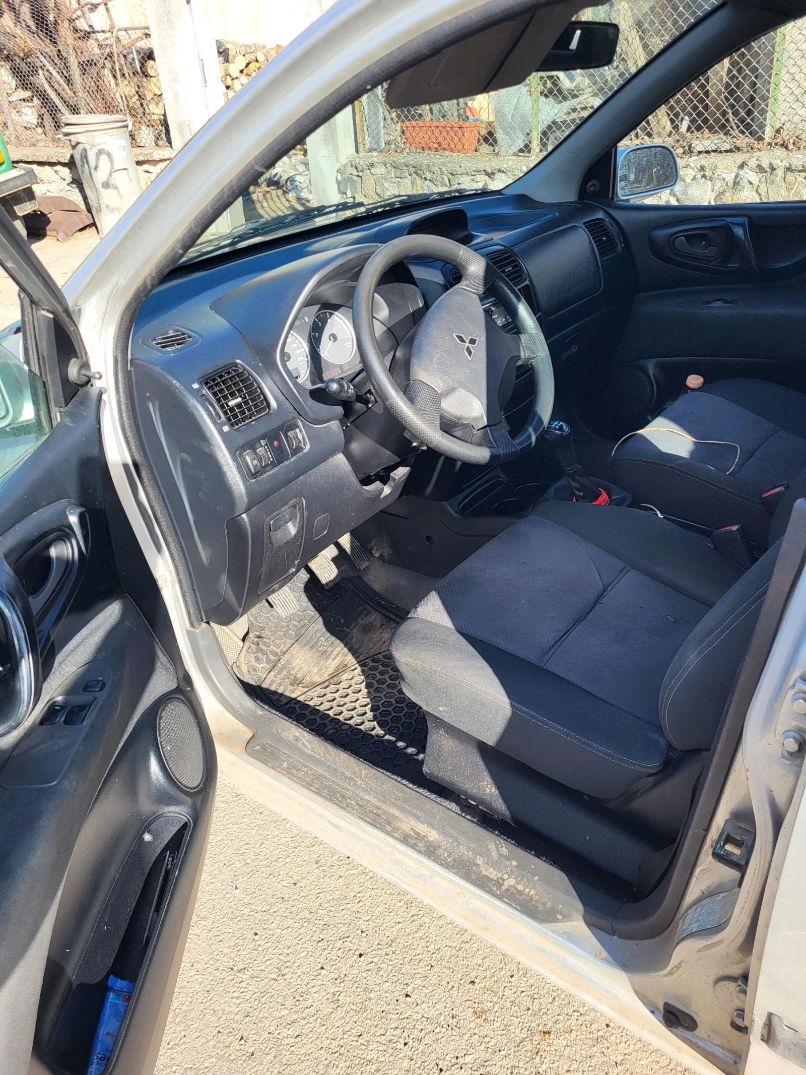 Mitsubishi Space star, снимка 12 - Автомобили и джипове - 54662811
