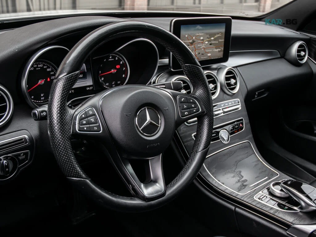 Mercedes-Benz C 300 AMG Line (КРАЙНА цена до БЪЛГАРИЯ), снимка 7 - Автомобили и джипове - 54972372