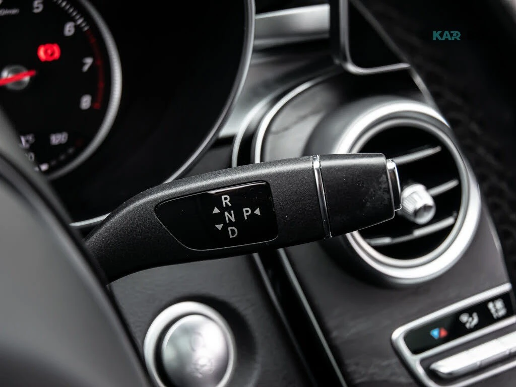 Mercedes-Benz C 300 AMG Line (КРАЙНА цена до БЪЛГАРИЯ), снимка 14 - Автомобили и джипове - 54972372