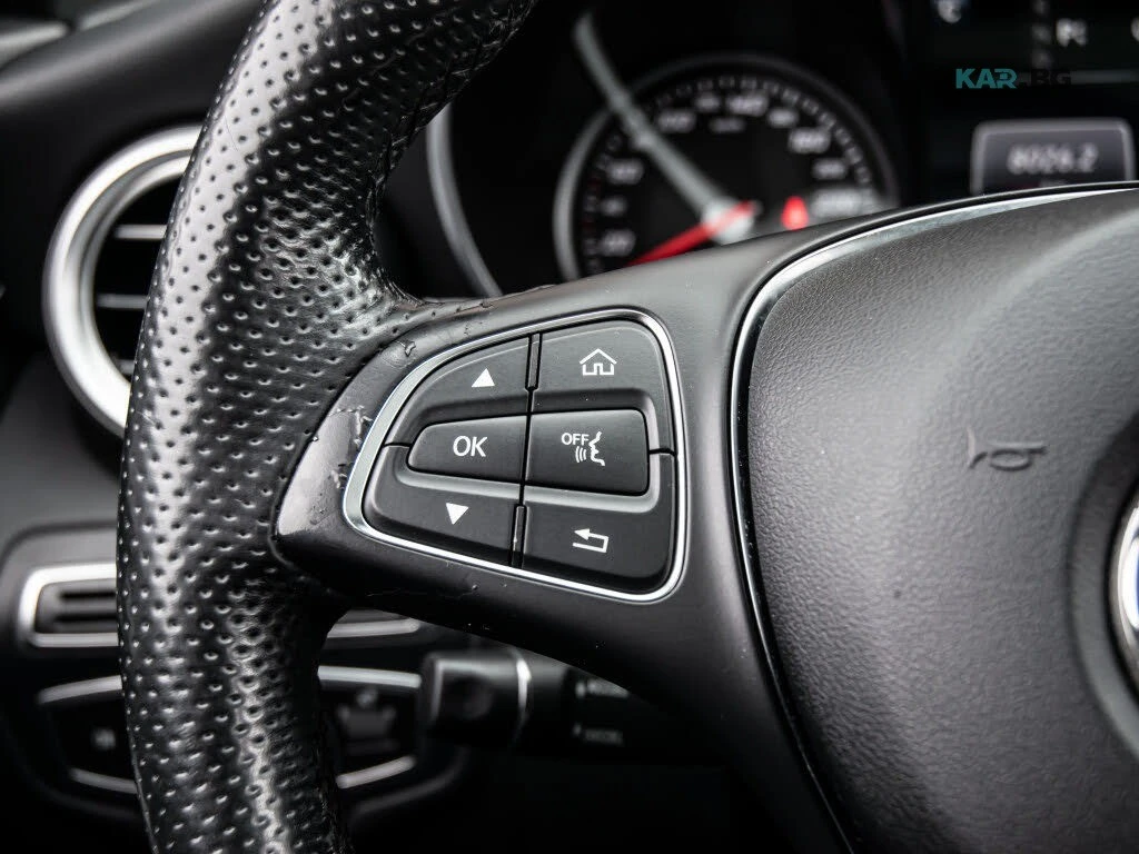 Mercedes-Benz C 300 AMG Line (КРАЙНА цена до БЪЛГАРИЯ), снимка 12 - Автомобили и джипове - 54972372
