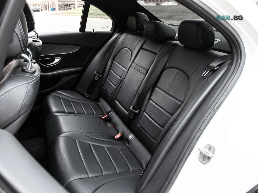 Mercedes-Benz C 300 AMG Line (КРАЙНА цена до БЪЛГАРИЯ), снимка 8 - Автомобили и джипове - 54972372