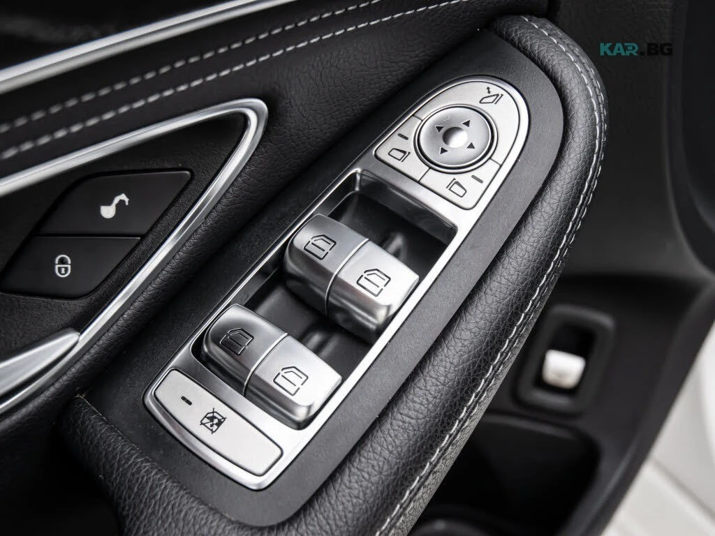Mercedes-Benz C 300 AMG Line (КРАЙНА цена до БЪЛГАРИЯ), снимка 10 - Автомобили и джипове - 54972372