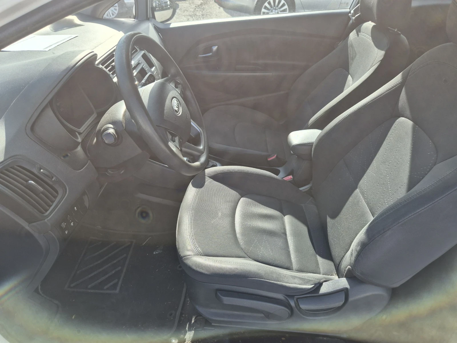 Kia Rio 1.4CRDi, ВЪНШНИ ЗАБЕЛЕЖКИ , снимка 10 - Автомобили и джипове - 54979099
