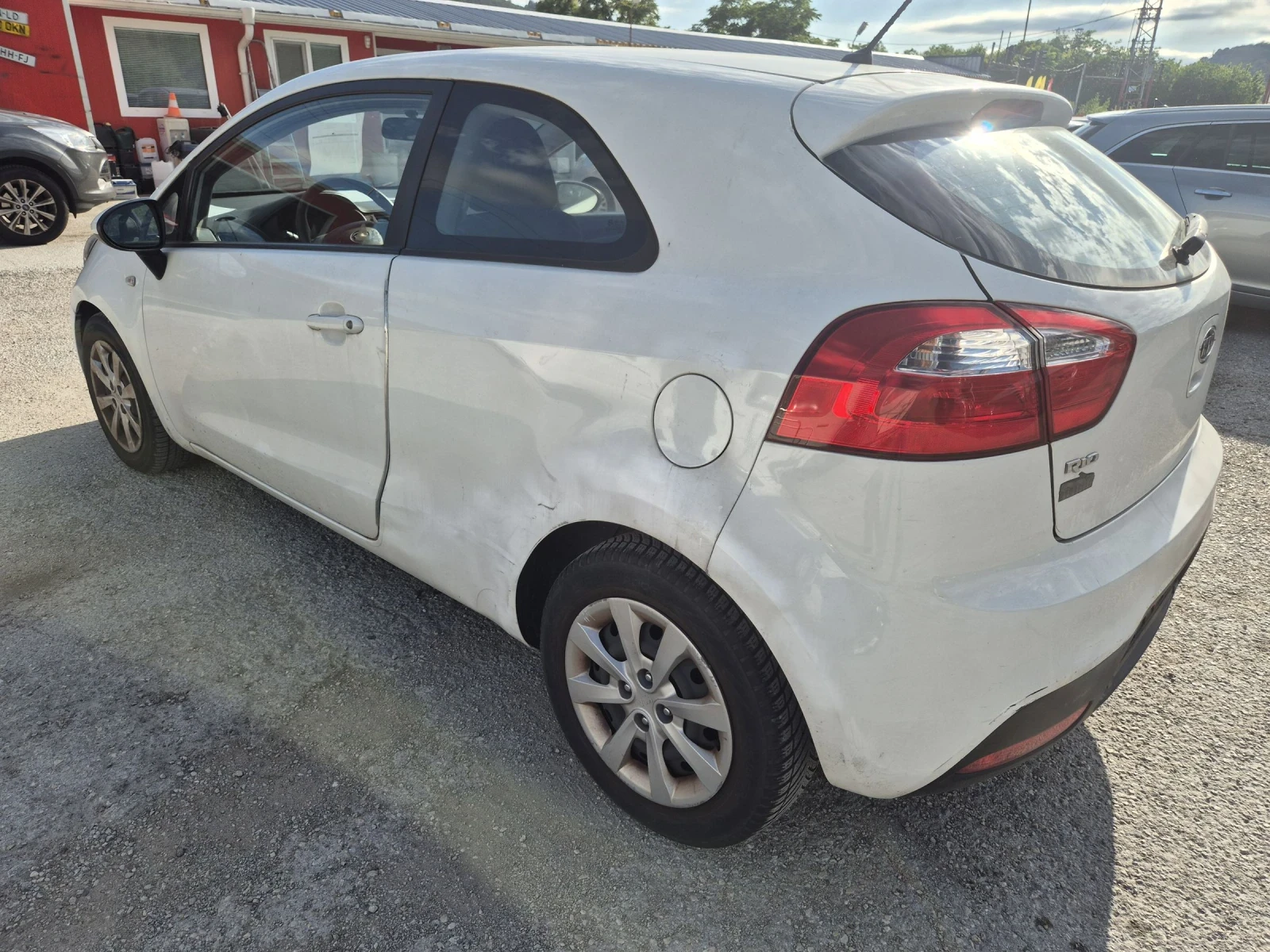 Kia Rio 1.4CRDi, ВЪНШНИ ЗАБЕЛЕЖКИ , снимка 3 - Автомобили и джипове - 54979099