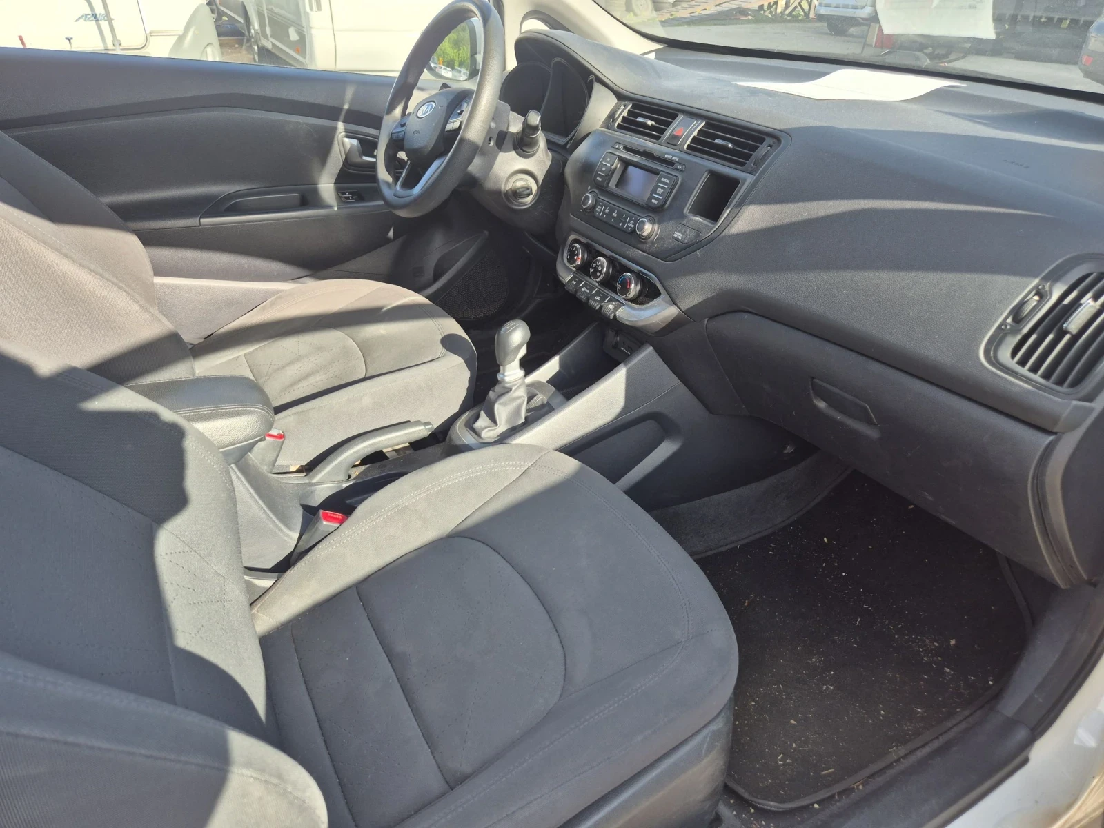 Kia Rio 1.4CRDi, ВЪНШНИ ЗАБЕЛЕЖКИ , снимка 9 - Автомобили и джипове - 54979099