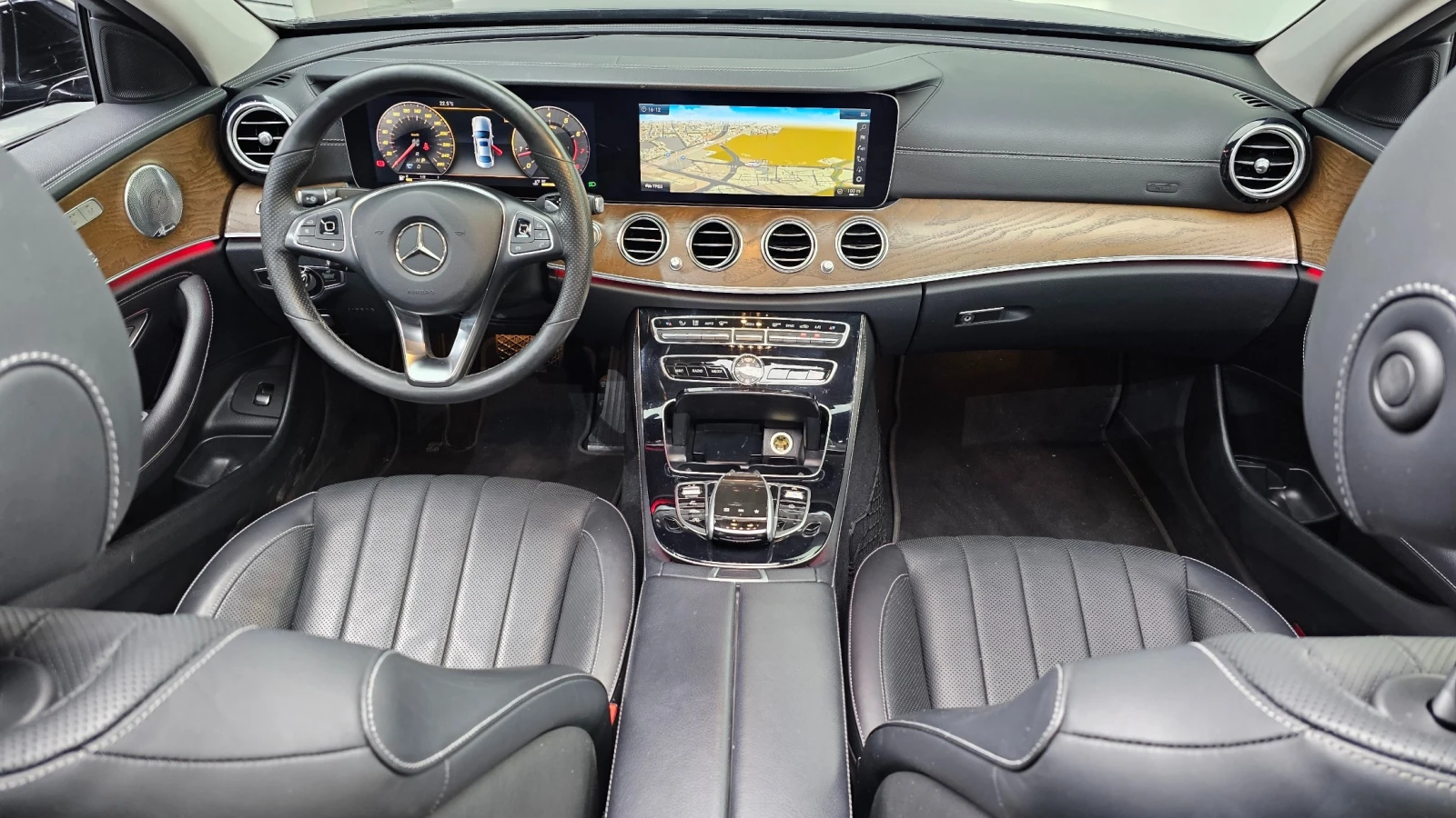 Mercedes-Benz E 300 2.0 4MATIC, снимка 6 - Автомобили и джипове - 55294603