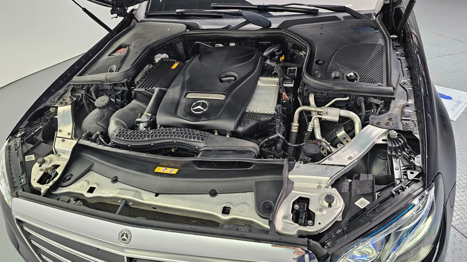 Mercedes-Benz E 300 2.0 4MATIC, снимка 5 - Автомобили и джипове - 55294603