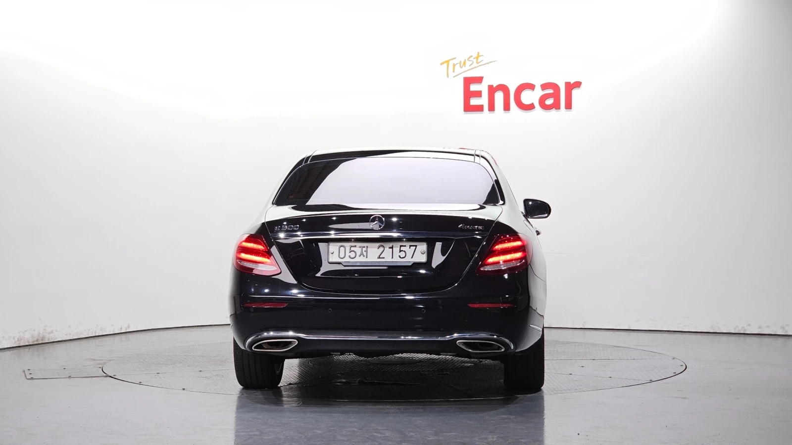 Mercedes-Benz E 300 2.0 4MATIC, снимка 4 - Автомобили и джипове - 55294603