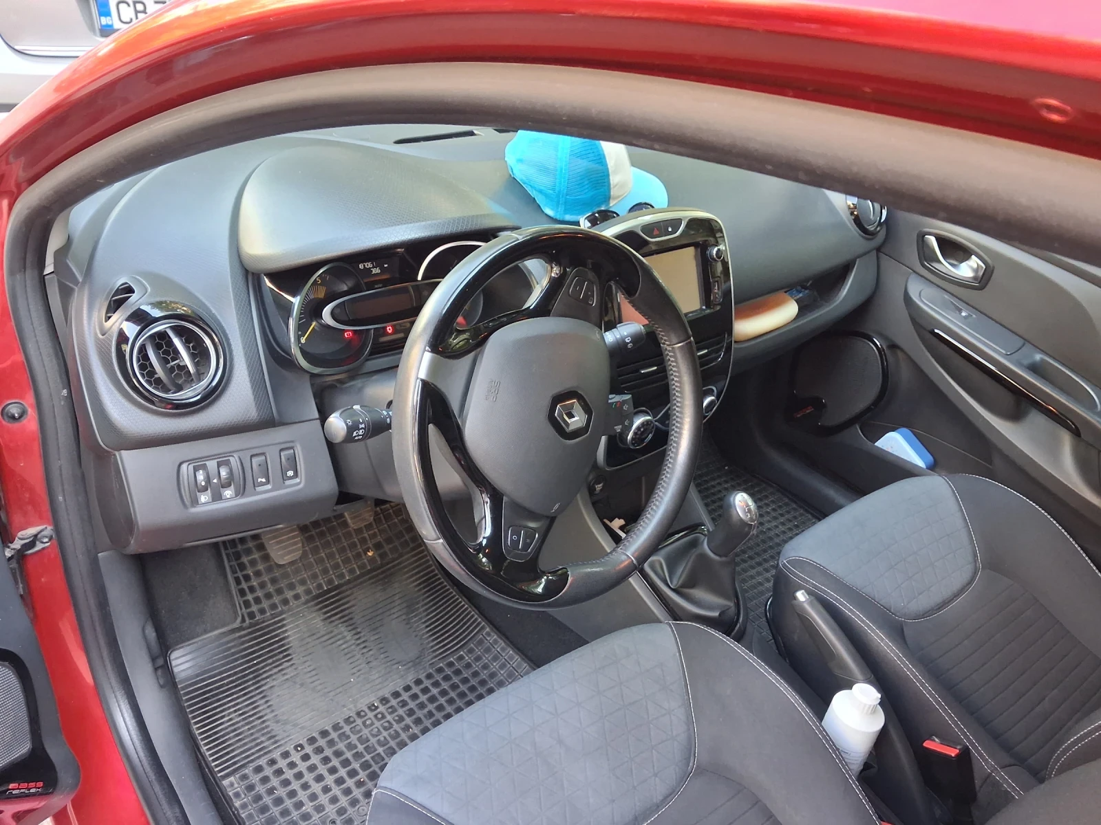 Renault Clio 1.5 dci, снимка 4 - Автомобили и джипове - 55507581