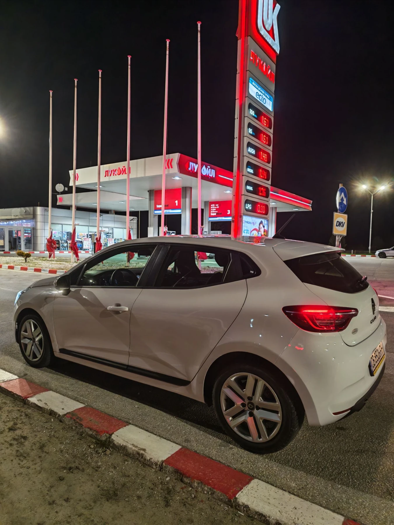 Renault Clio, снимка 14 - Автомобили и джипове - 55607684