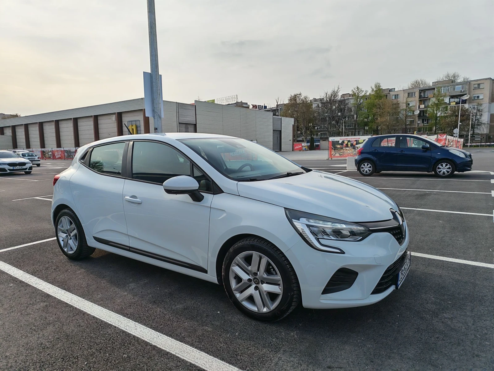Renault Clio, снимка 8 - Автомобили и джипове - 55607684