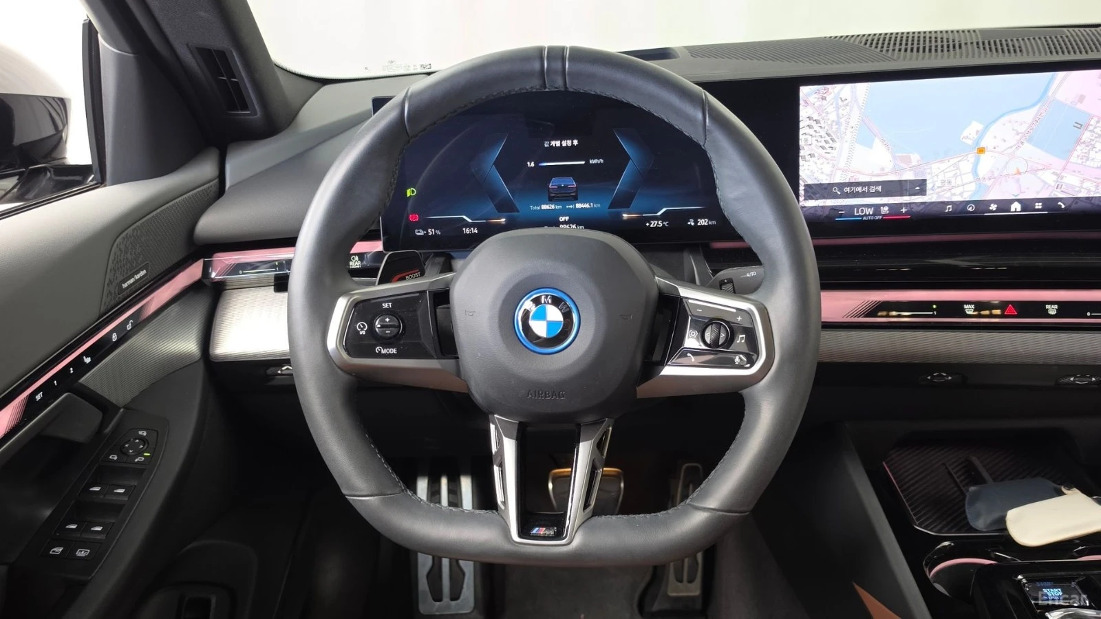 BMW i5 eDRIVE40 M SPORT| 340HP| PANO| HUD| 360| HK, снимка 10 - Автомобили и джипове - 56113538