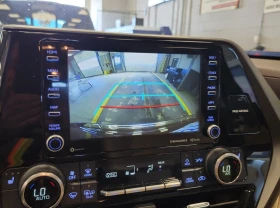 Toyota Highlander AWD* Камера* м.Точки* Кожа* XLE* 8-местен* , снимка 11