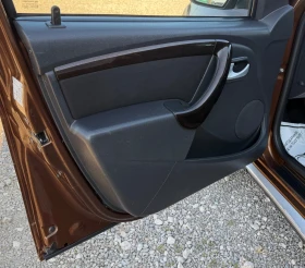 Dacia Duster 1.5Dci * 6ck* 4x4* LAUREATE* , снимка 10