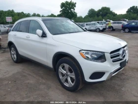  Mercedes-Benz GLC 30...