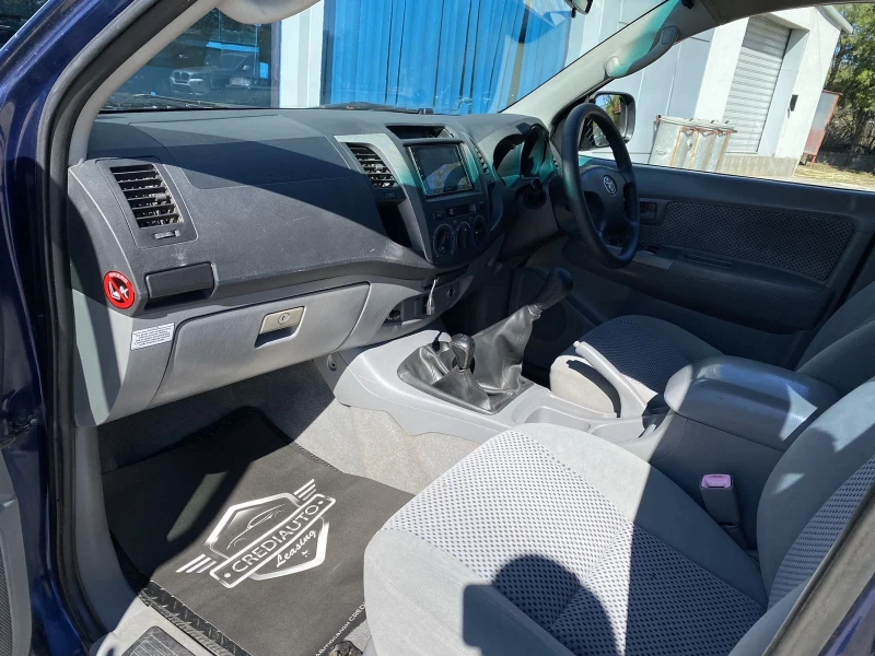 Toyota Hilux 3.0D INVINCIBLE D-4D * 4x4* , снимка 9 - Автомобили и джипове - 47598638