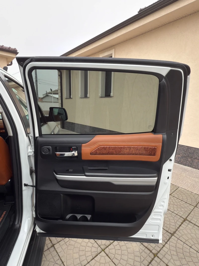 Toyota Tundra 1794 EDITION 5.7 Газова Уредба , снимка 9 - Автомобили и джипове - 49789517