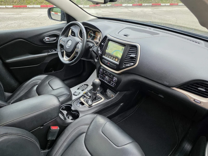 Jeep Cherokee Топ състояние лизинг 4 х 4, снимка 9 - Автомобили и джипове - 53584133