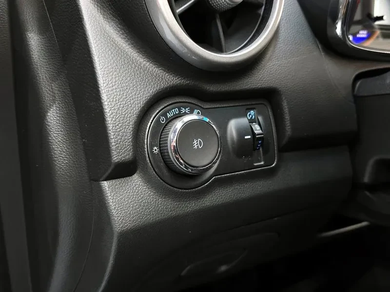 Chevrolet Trax 1.4, снимка 17 - Автомобили и джипове - 54327792