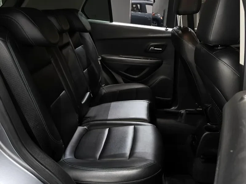 Chevrolet Trax 1.4, снимка 11 - Автомобили и джипове - 54327792