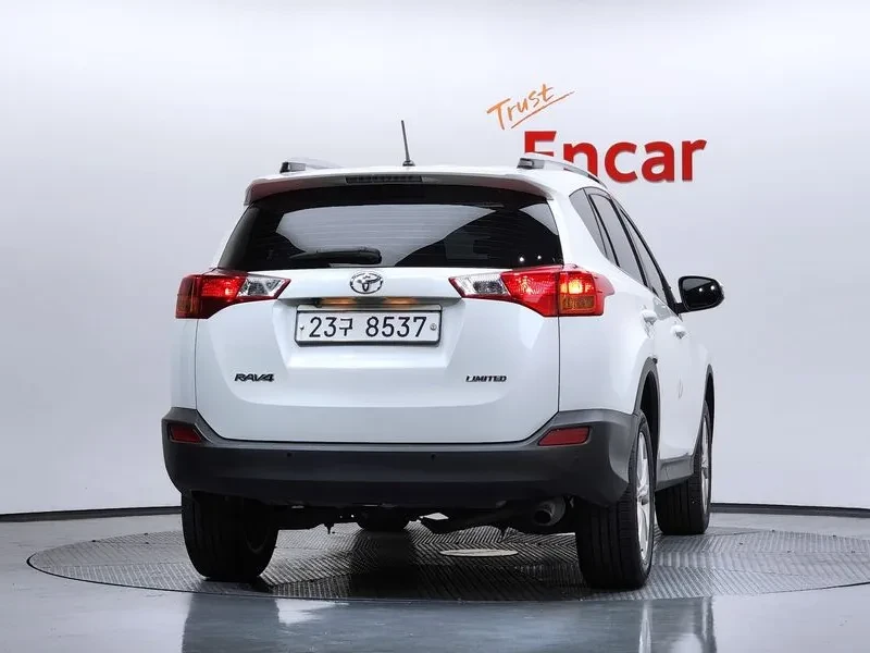 Toyota Rav4 2.5 2Wd, снимка 4 - Автомобили и джипове - 55796180