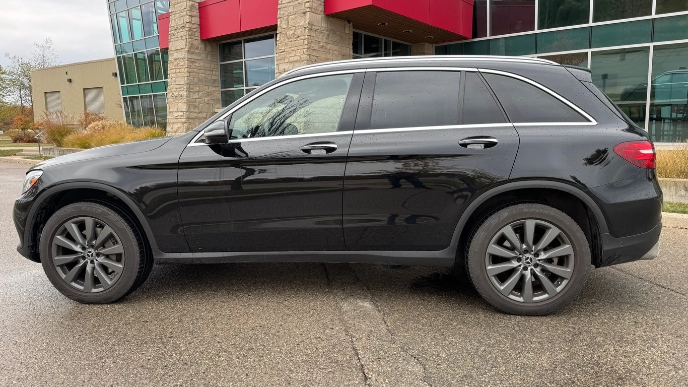 Mercedes-Benz GLC 300 * CARFAX * БЕЗ ПЪРВОНАЧАЛНА ВНОСКА - изображение 2