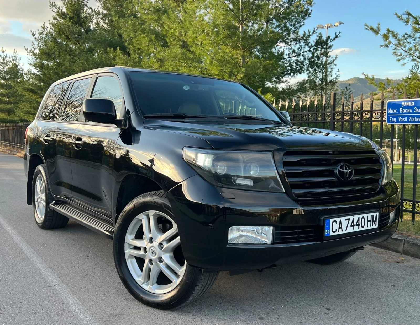 Toyota Land cruiser 4.5 V8 J200 KEYLESS /POWER HEAT/CAMERA/  | Mobile.bg   1