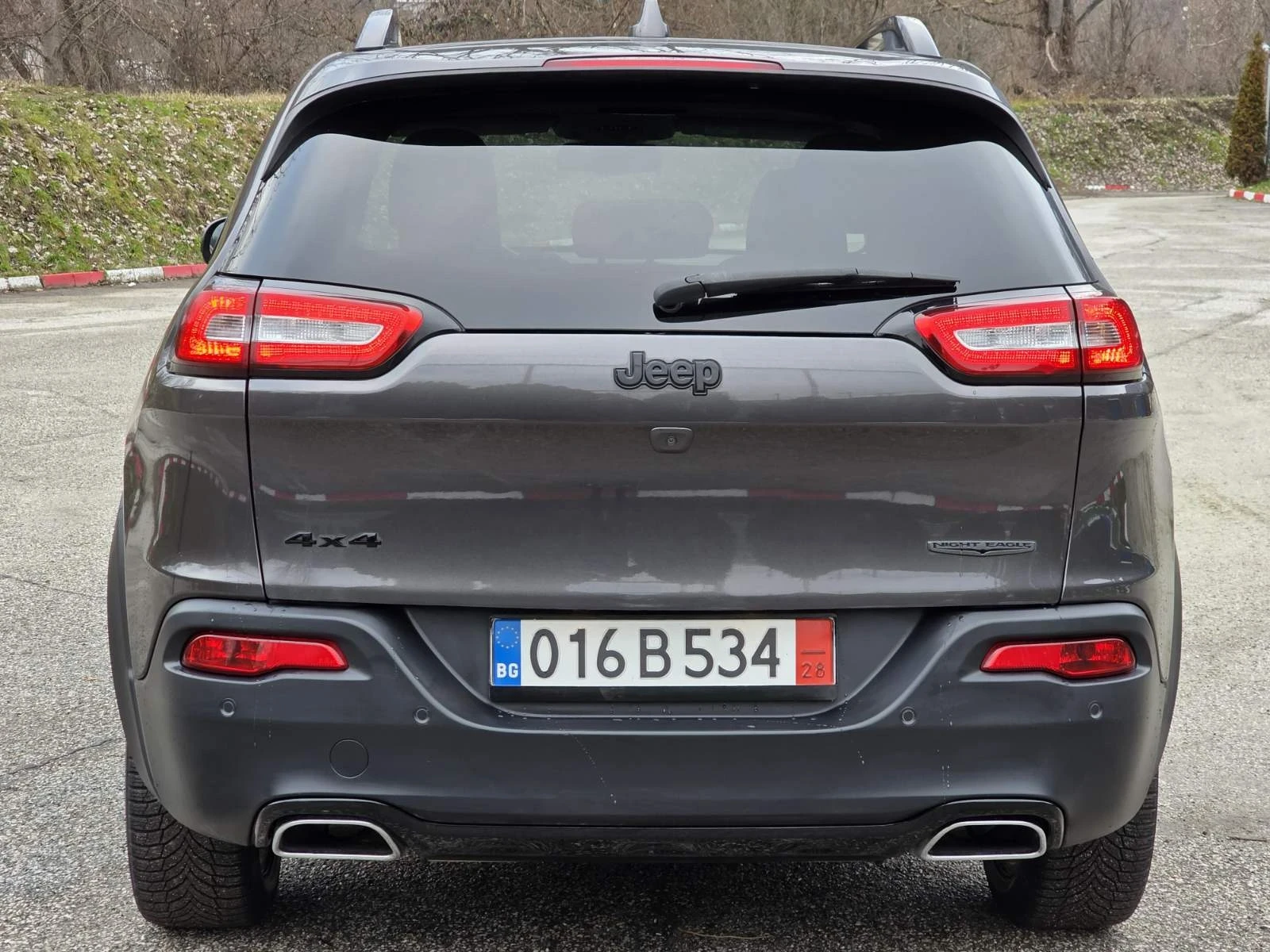 Jeep Cherokee ��� ��������� ������ 4 � 4 | Mobile.bg � ����������� 4
