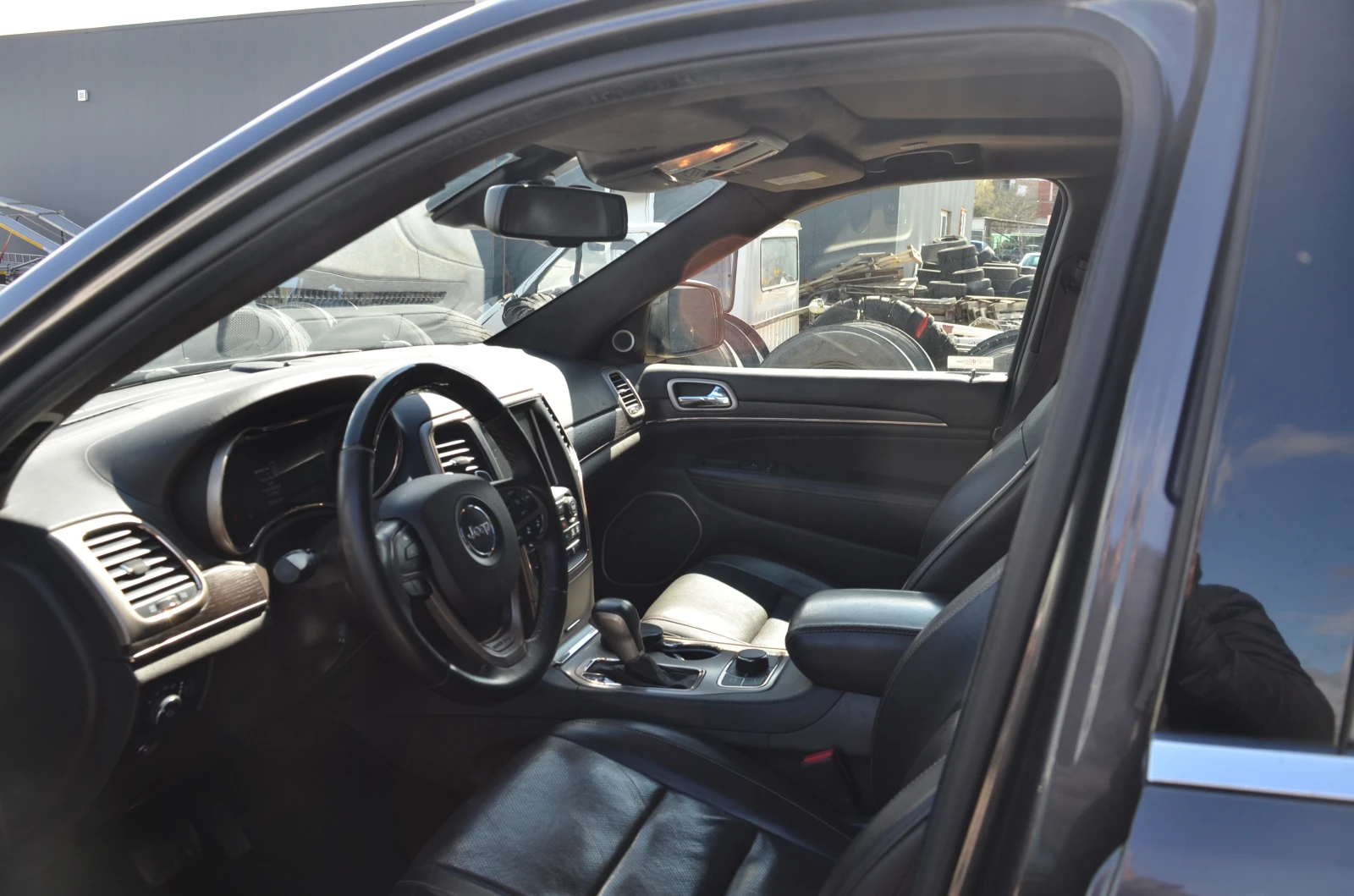 Jeep Grand cherokee SUMMIT KEYLESS, снимка 7 - Автомобили и джипове - 54006157