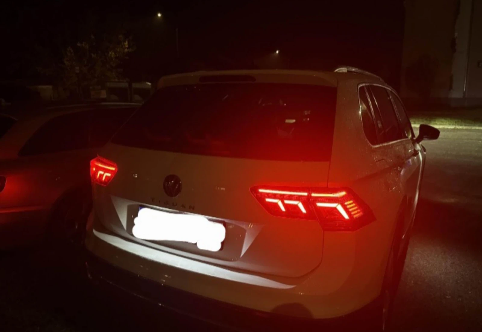 VW Tiguan Elegance 2.0 TDI, снимка 3 - Автомобили и джипове - 54126759